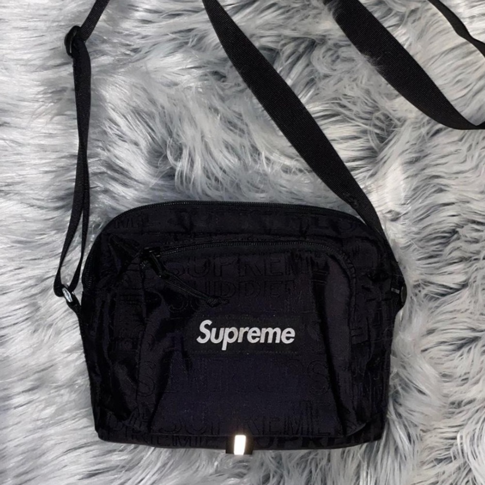 Supreme Shoulder Bag (SS19)